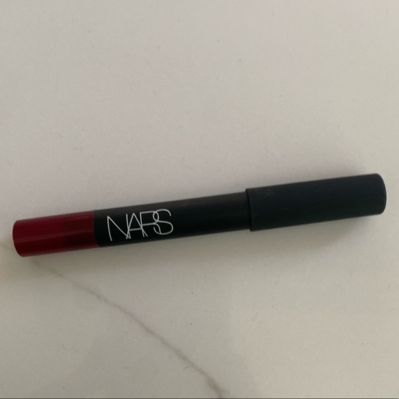 NARS Velvet Matte lip pencil Endangered Red - EUC - Picture 7 of 10